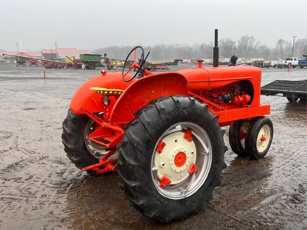 Allis Chalmers WD 2WD Tractor