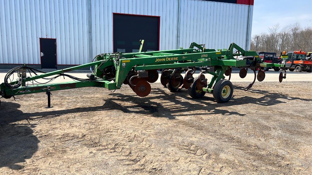 John Deere 2700 5 Shank Ripper