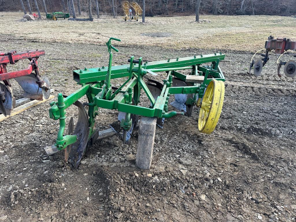 John Deere 14"x5-Bottom 3pt Plow