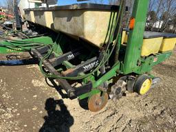 John Deere 7000 6R Planter