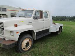 Ford F700 4 door diesel