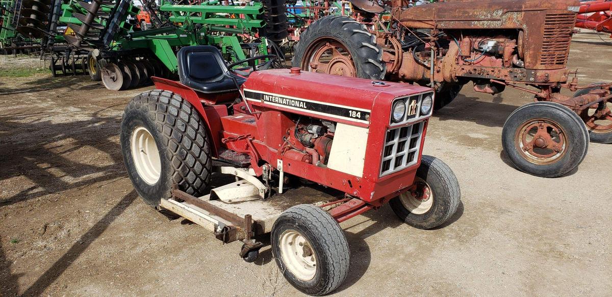 IH 184 Utility Tractor