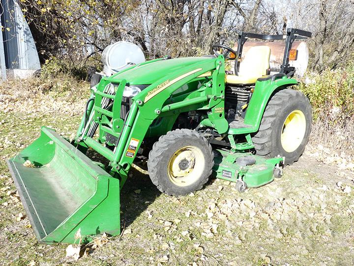 '12 John Deere 3720 MFWD Hydro Utility Tractor