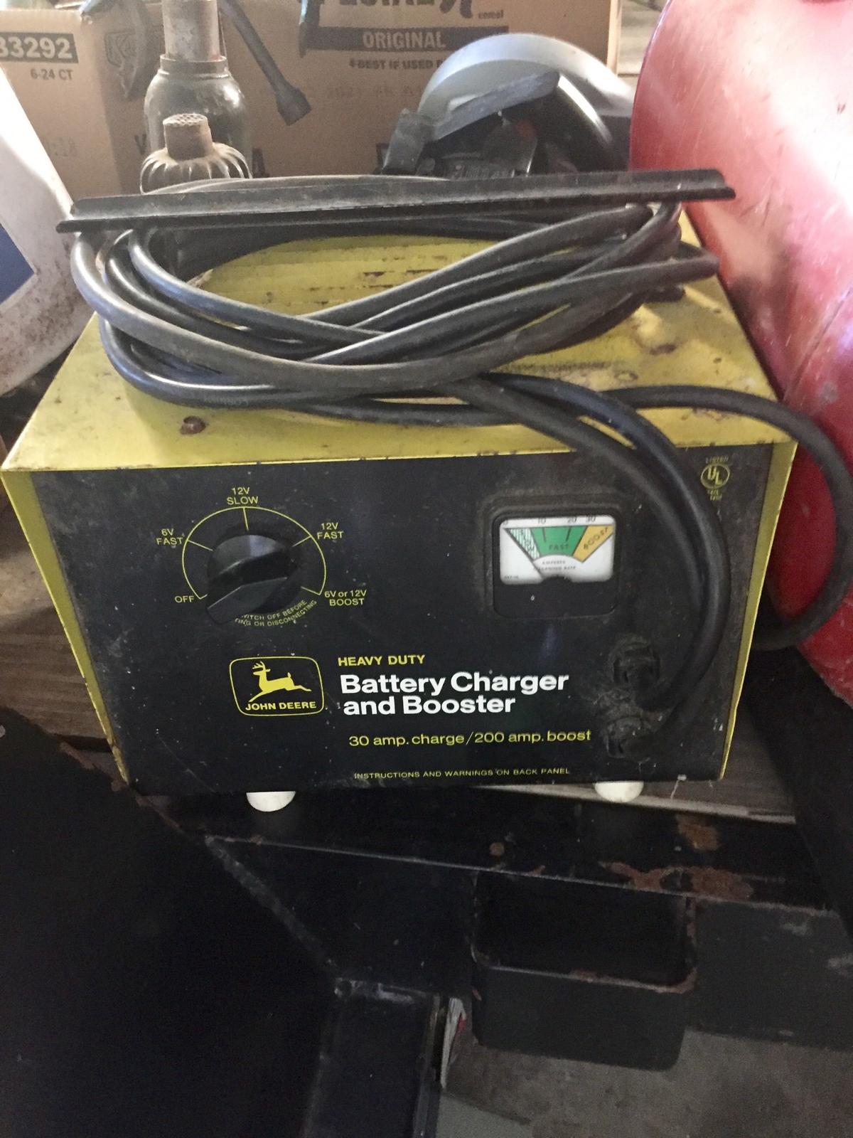 John Deere Heavy Duty Battery Charger