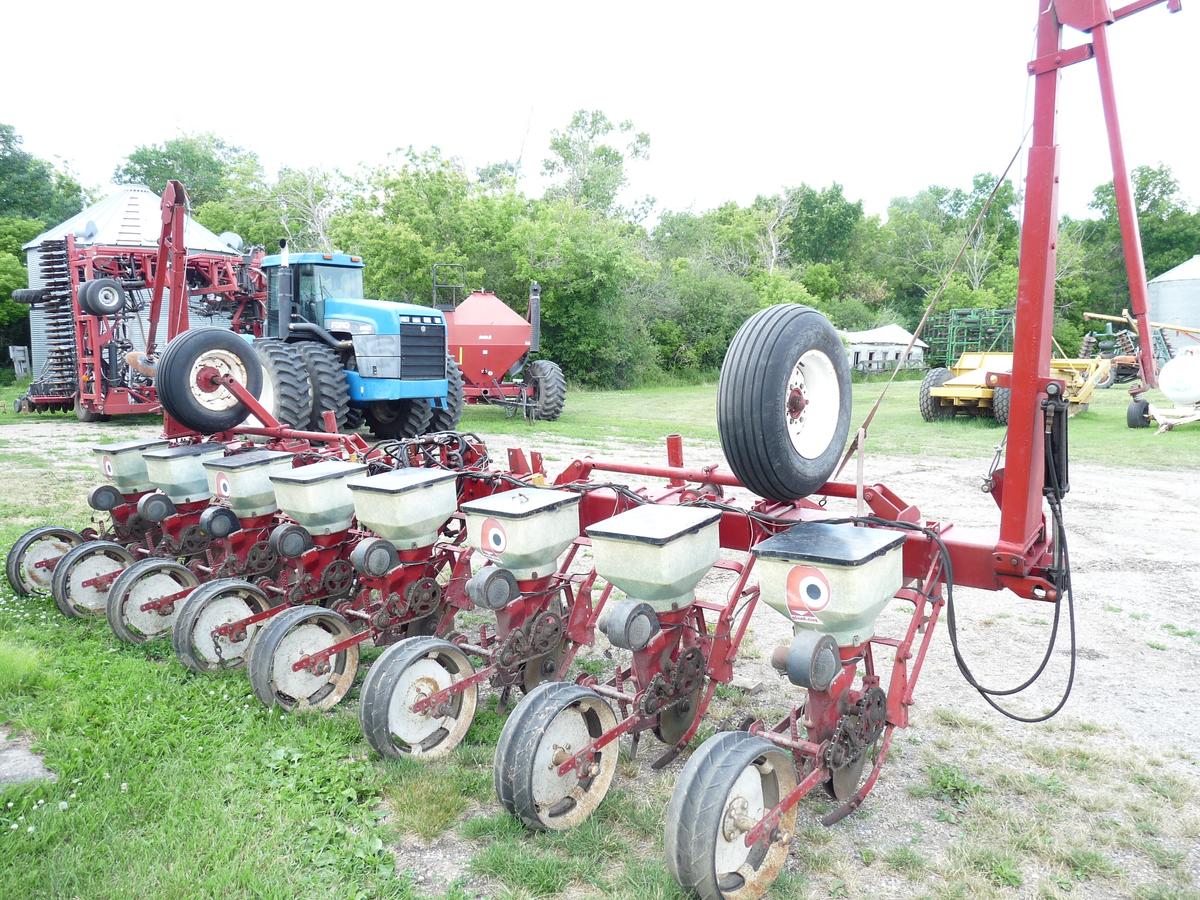 White 8 Row 30" Planter with Markers