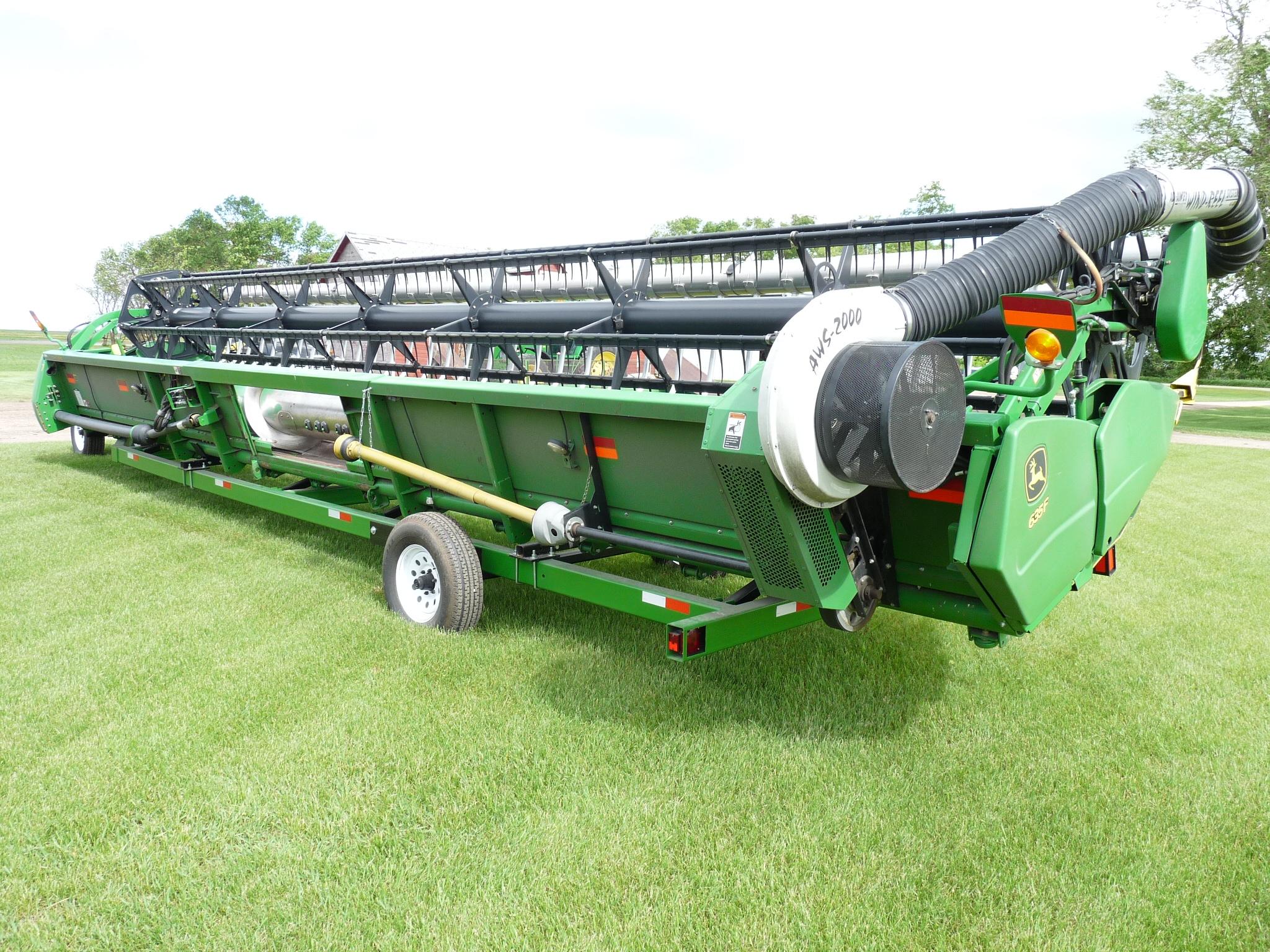 2011 John Deere 635 Hydra Flex Head