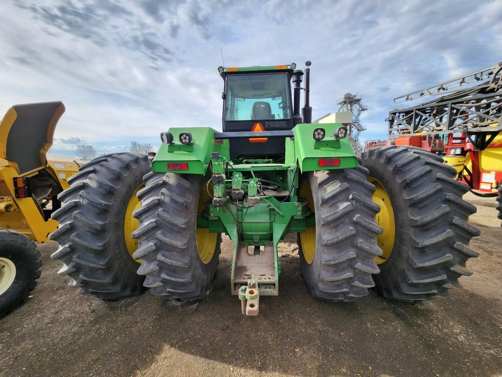 JD #8870 4WD, 12-Spd. 4-Hyd.