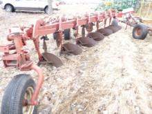 IH #700 8 X 16" Spring Reset Trailing Plow