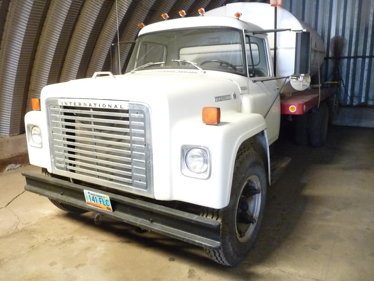 '74 IH #1700 SA Trk. 392, 5&2 Spd.