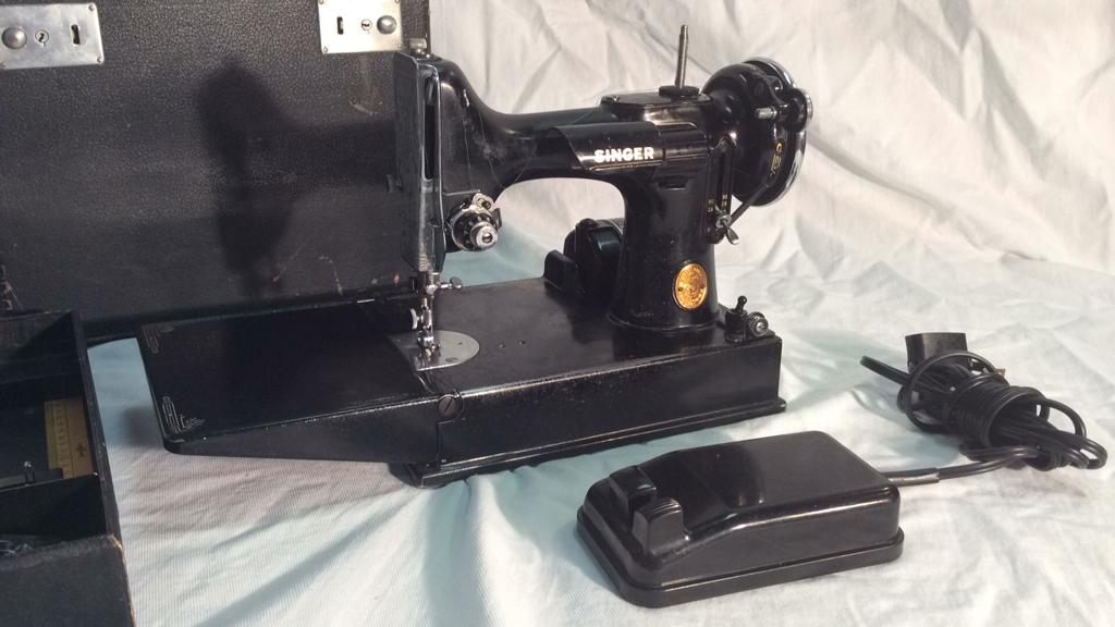 Singer Featherweight Sewing Machine