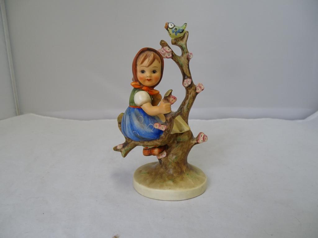 Hummel 141/1 Apple Tree Girl