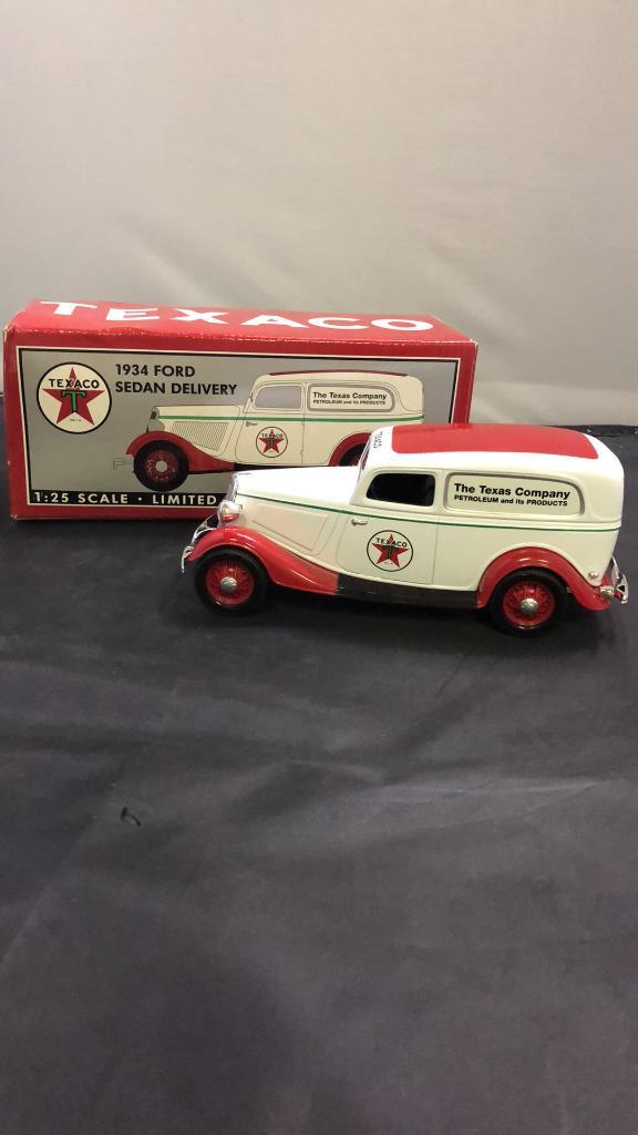 1934 Texaco Ford Sedan Delivery Die-Cast Replica,