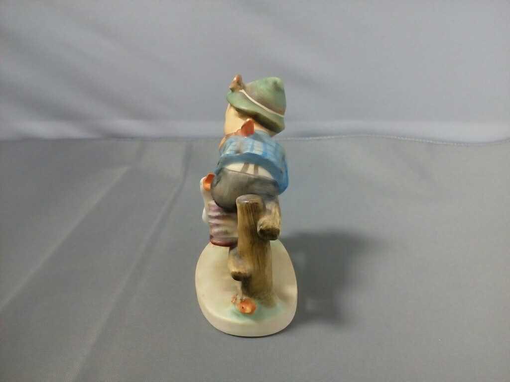 Vintage HUMMEL #195 2/0 Barn Yard Hero