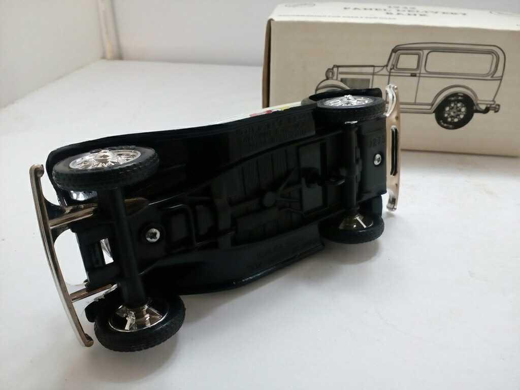 1932 Panel Delivery Bank Die-Cast Replica.