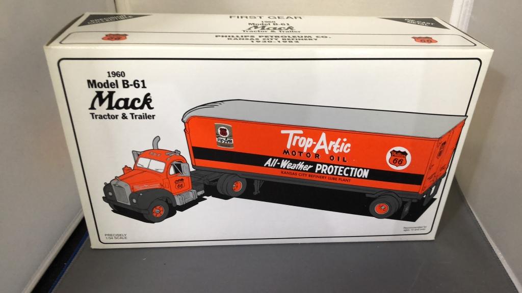 1960 Mack Model B-61 Tractor & Trailer Die-Cast Re