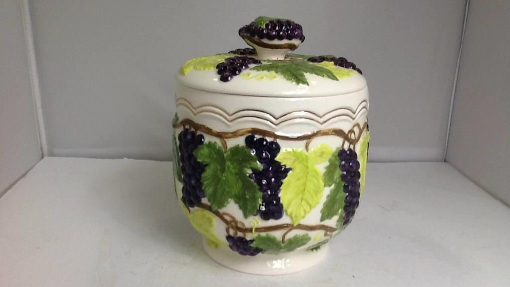 Arnels 3 piece Grape Design Canister Set