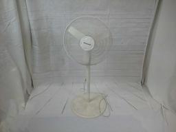 Honeywell Standing Rotating Fan