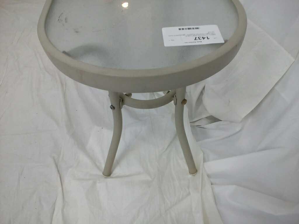 SMALL OUTDOOR SIDE TABLE