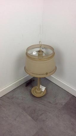 VINTAGE METAL TABLE LAMP