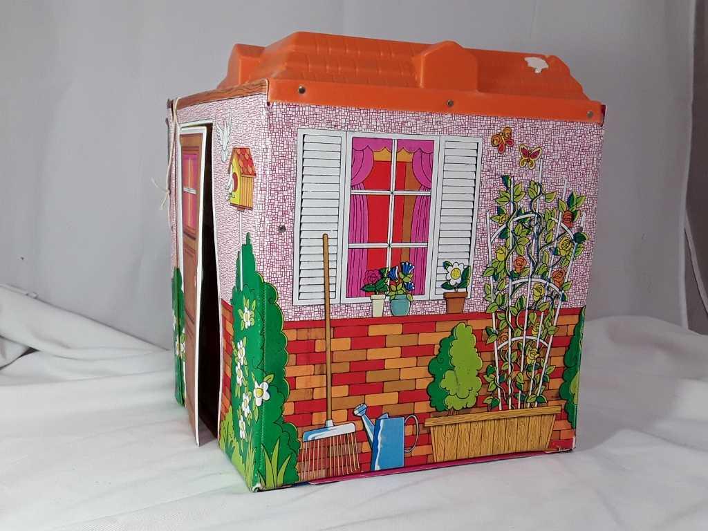 VTG MATTEL BARBIE COUNTRY LIVING HOME -ROOF DAMAGE