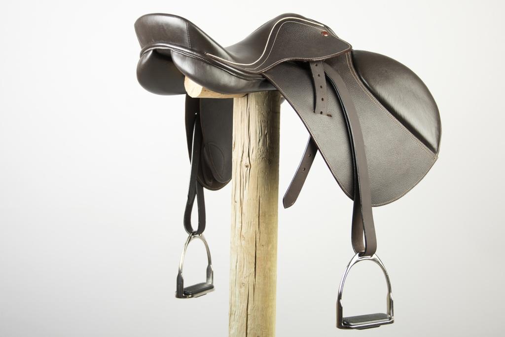 SAD 140BR-17 Marchog Close Contact English Saddle