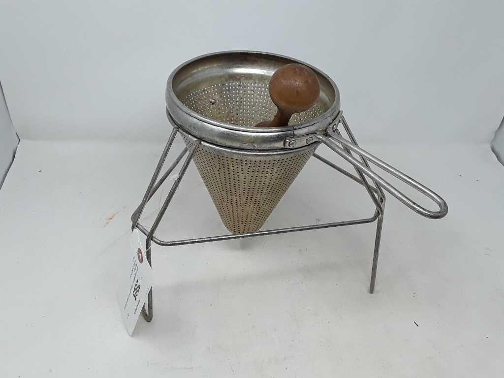 VINTAGE METAL STRAINER W/STAND & WOOD PESTLE