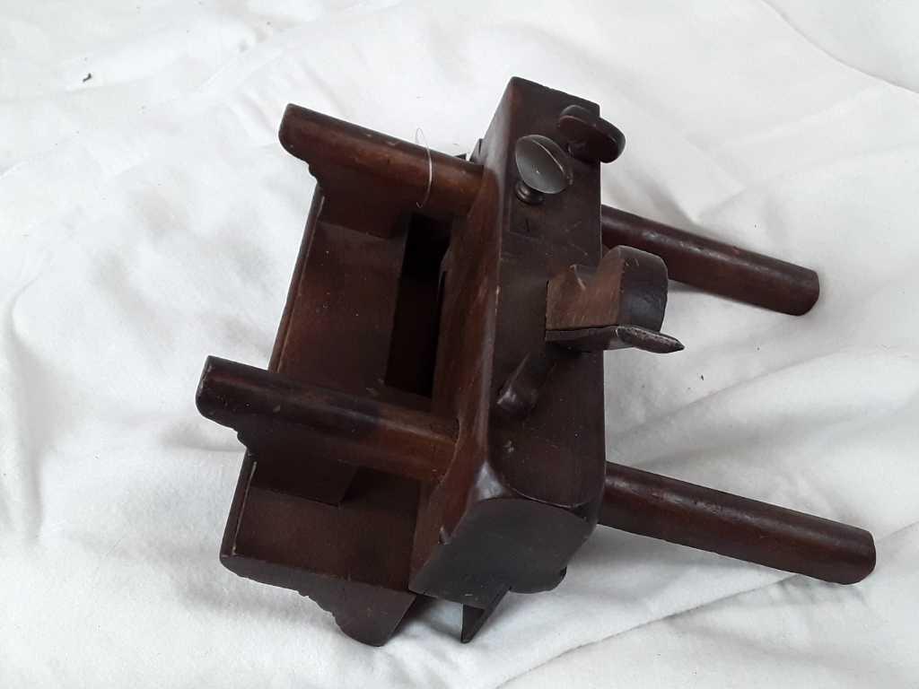 VINTAGE J. H SMITH PLANER WITH GUIDE