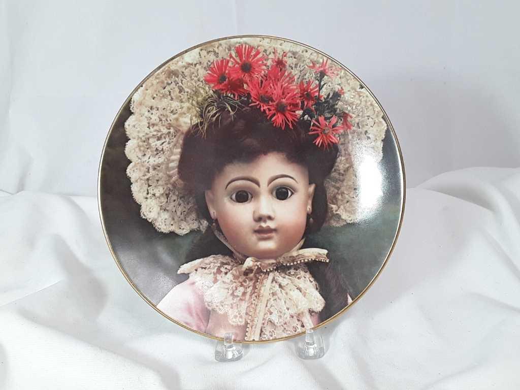 4 COLLECTOR PLATES THE DOLL COLLECTION