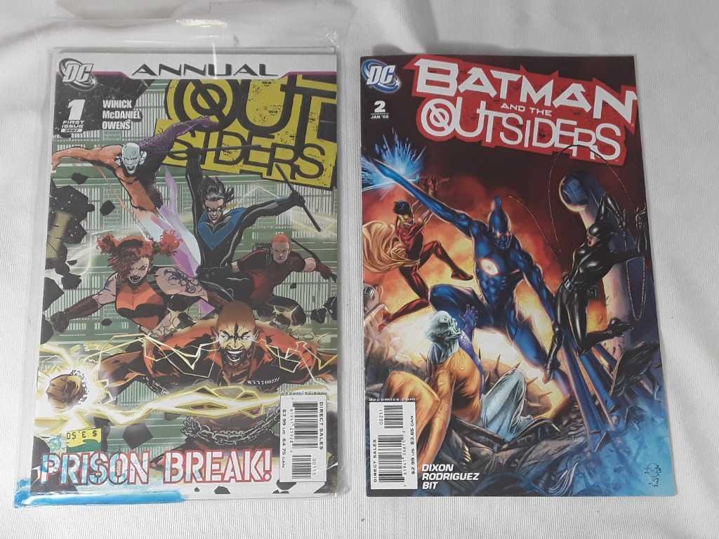 2 DC - Batman and the Outsiders & Outsiders Comics