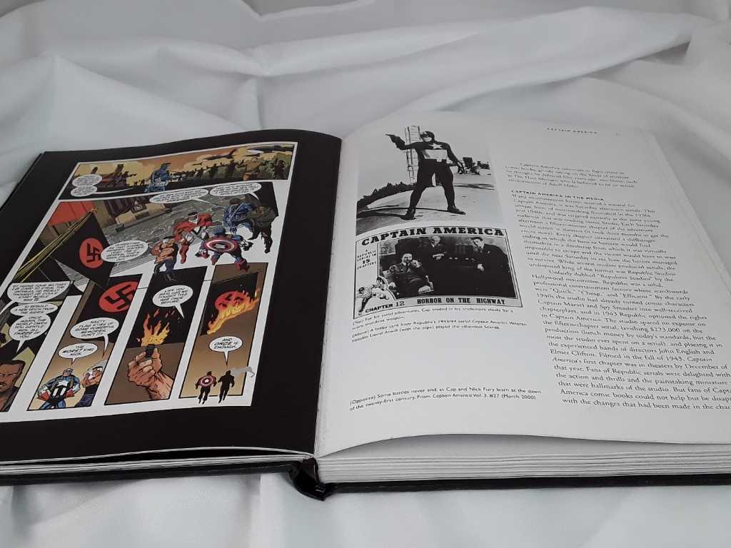 MARVEL COFFEE TABLE BOOK