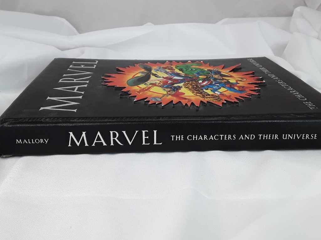 MARVEL COFFEE TABLE BOOK