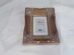 NEW 4x6 PHOTO FRAME GOLD COLORED