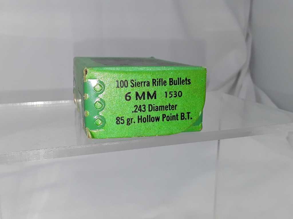 1 BOX OF SIERRA #B2 6MM CALIBER BULLETS