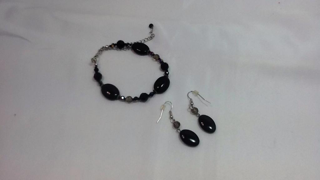 Shiny Black Bead Set: Necklace, Bracelet, Earrings