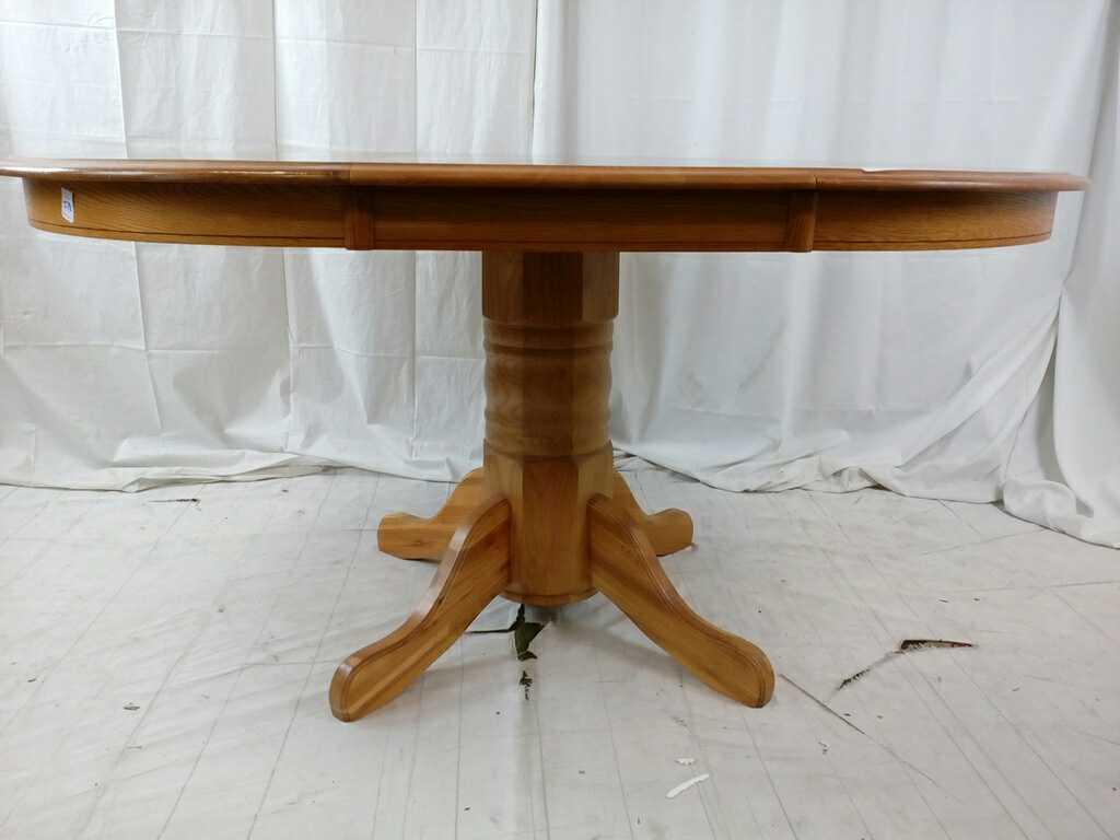 Wooden Oval Shaped Dining Table w/ 5 Chairs