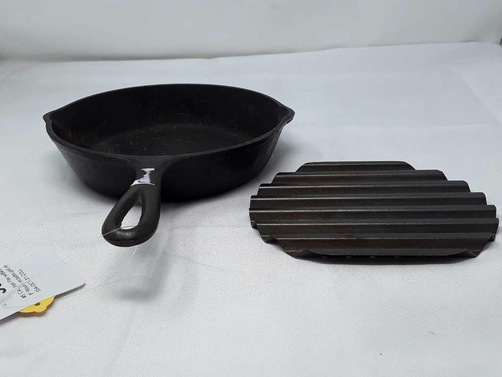 #5 Cast Iron Pan w/Bacon Grill Insert