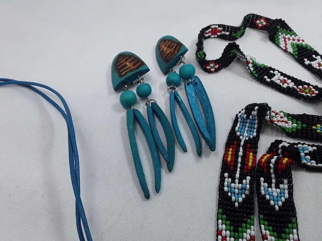 Native American Style Fashion Lot of 4