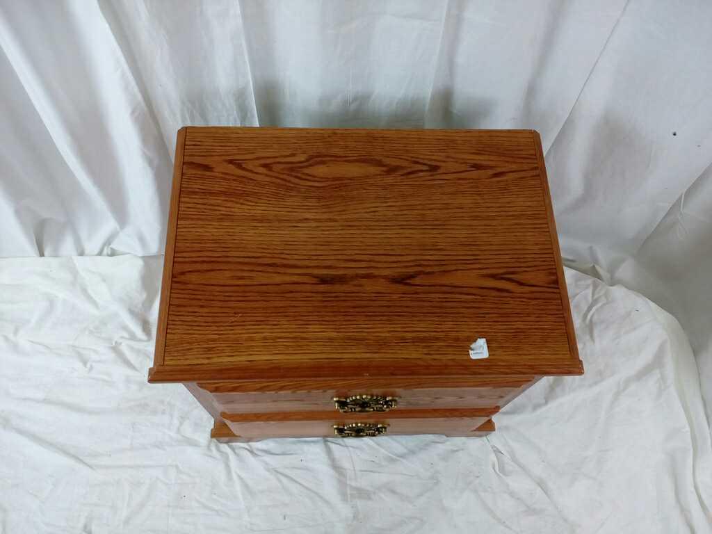 LIGHT COLORED WOOD NIGHTSTAND