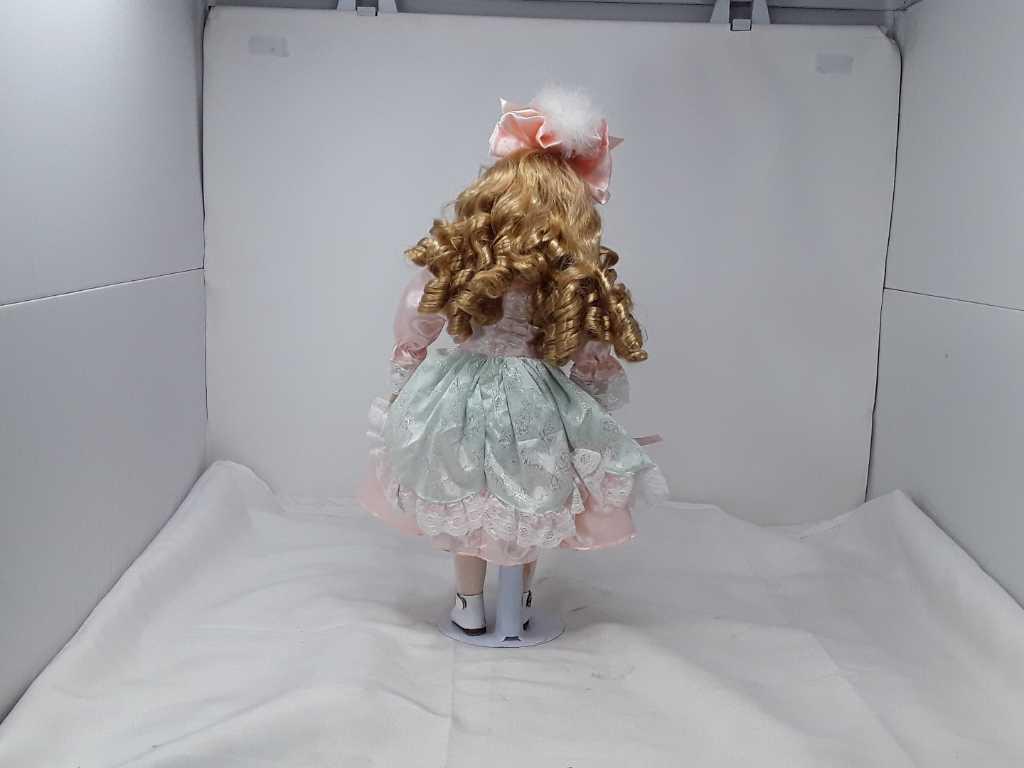 3 CHRISTINA COLLECTION DOLLS & STANDS