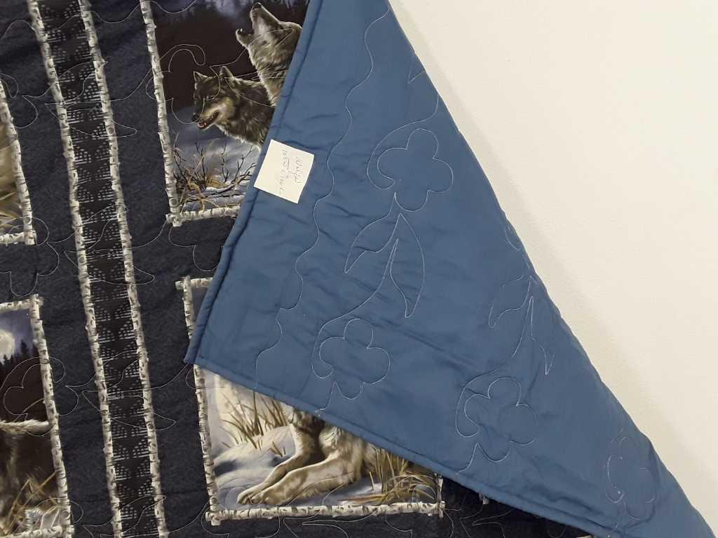 108" X 106" WOLF PATTERN QUILTED BLANKET