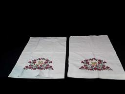 PAIR OF HAND EMBROIDERED PILLOWCASES W/HUMMINGBIRD