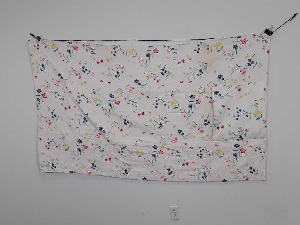 44" X 78" FLOWERS ON WHITE PILLOW QUILT