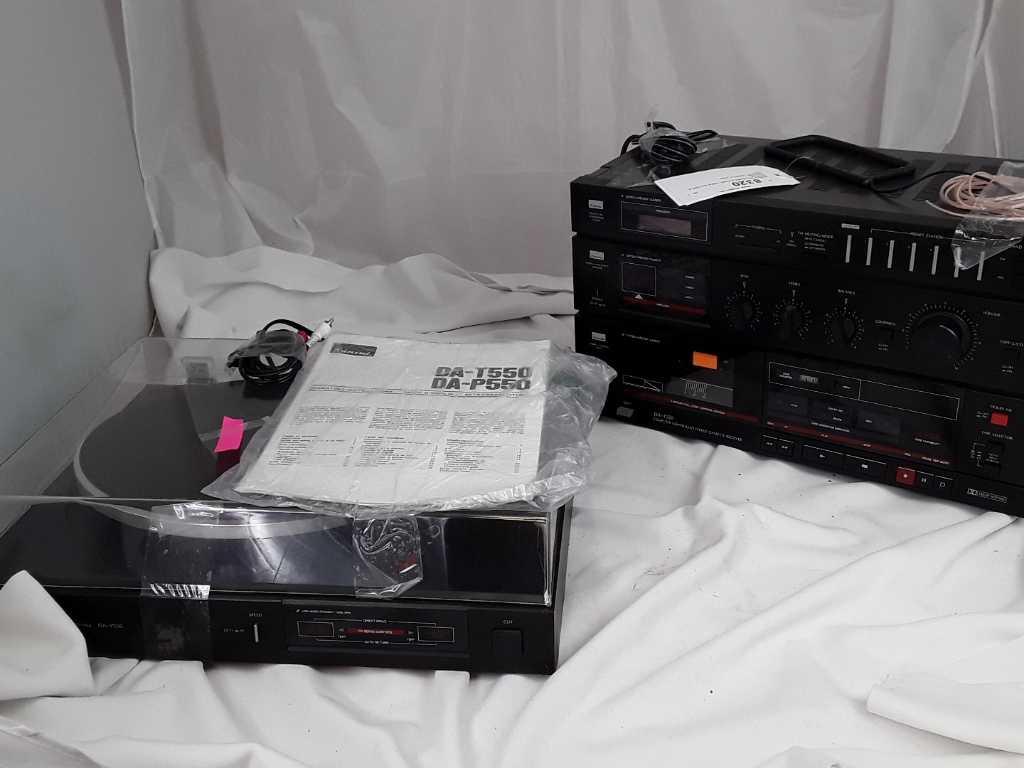 SANSUI RECIEVER & TURN TABLE DA-T550 & DA-P550