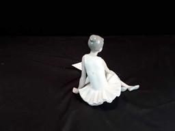 NAO BY LLADRO SITTING BALLERINA FIGURINE