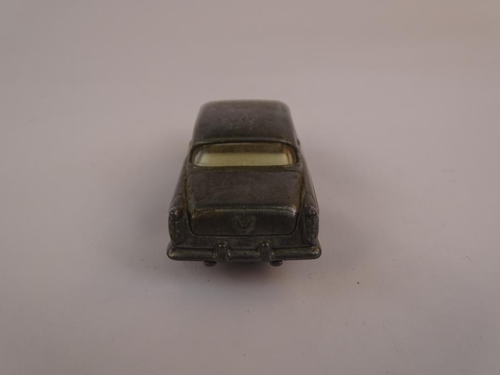 2000 PLAYING MANTIS JOHHNY LIGHTNING TOY CAR