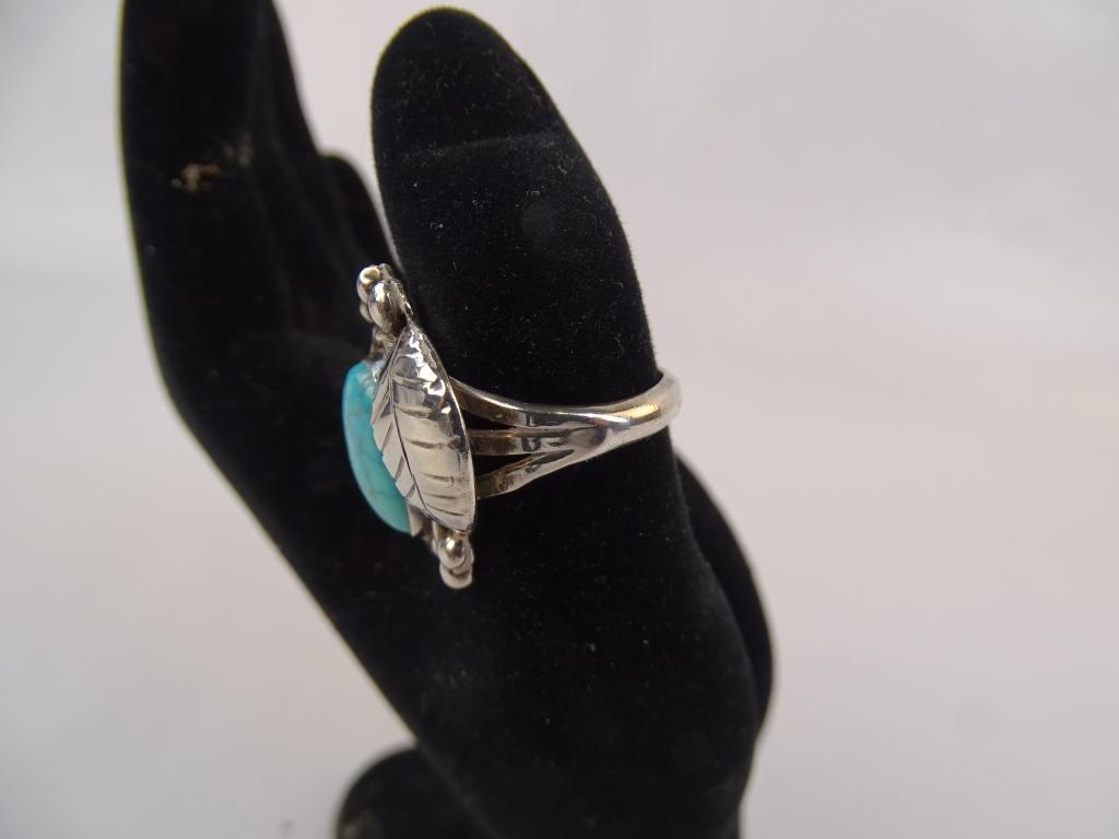 Silvertone Turquoise Leaf Design Ring Sz 7