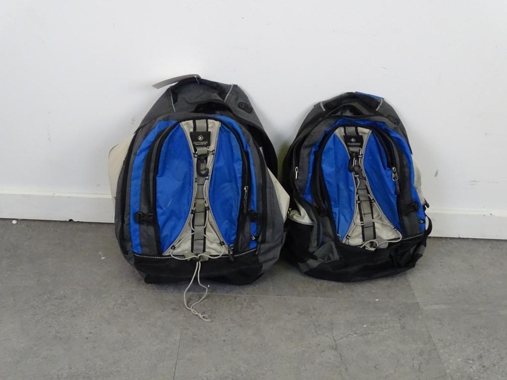 2 OUTDOOR PRODUCT BACKPACKS