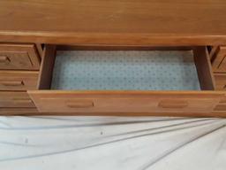 LIGHT WOOD 7 DRAWER DRESSER W/WOODEN PULLS