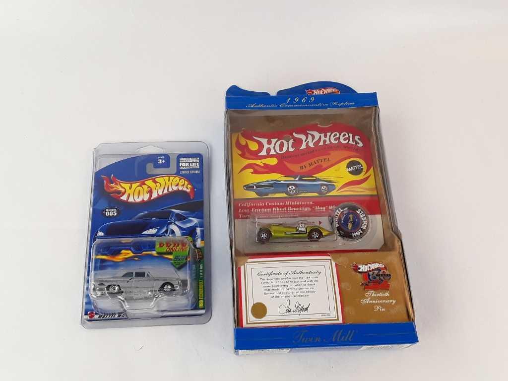 2 HOT WHEELS, 69 TWIN MILL, FORD THUNDERBOLT