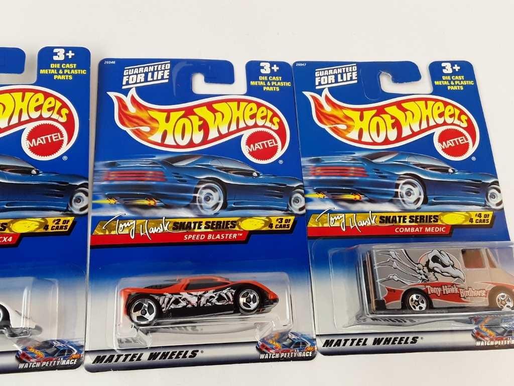 4 HOT WHEELS/NEW/ 2000 TONY HAWK SKATE SERIES